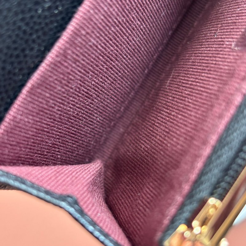 ::CHANEL:: 黑荔枝菱格紋皮革金雙C內拉鍊卡片零錢包-15