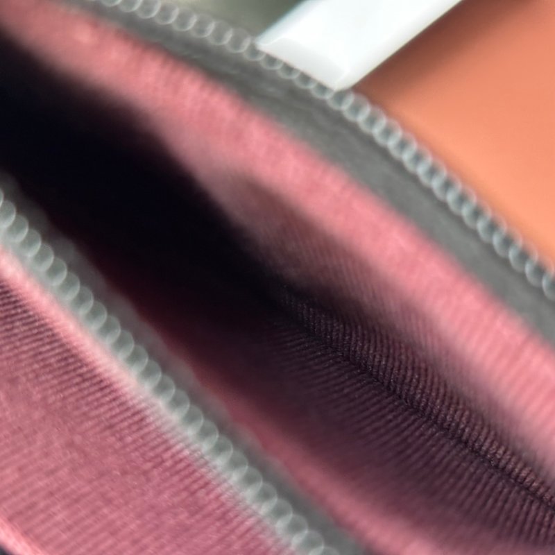 ::CHANEL:: 黑荔枝菱格紋皮革金雙C內拉鍊卡片零錢包-17