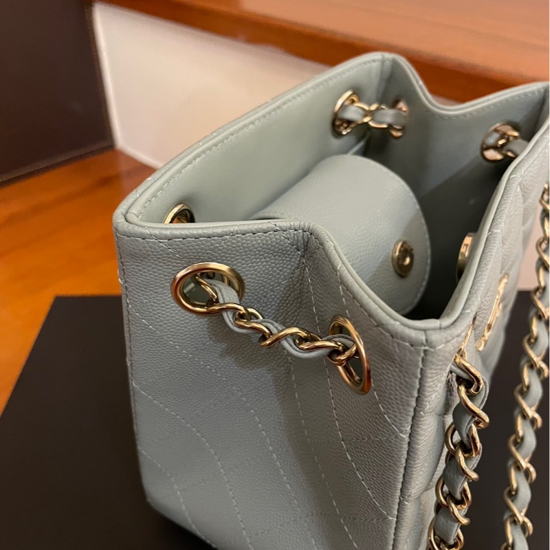 CHANEL 灰藍荔枝超級好看方型鏈包-12