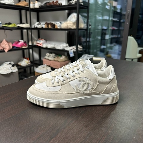 Chanel香奈兒24C米色休閒鞋板鞋 38碼 98新