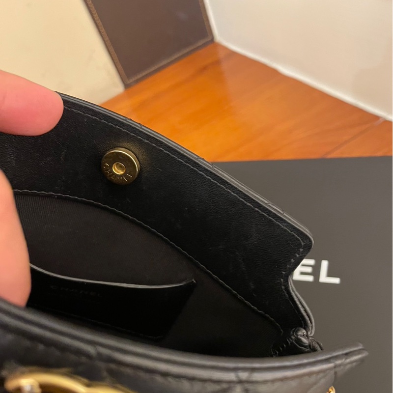 CHANEL 黑菱格金獅子頭吊飾肩背包 超好看💕-11