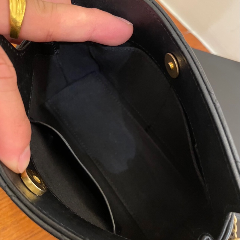 CHANEL 黑菱格金獅子頭吊飾肩背包 超好看💕-15