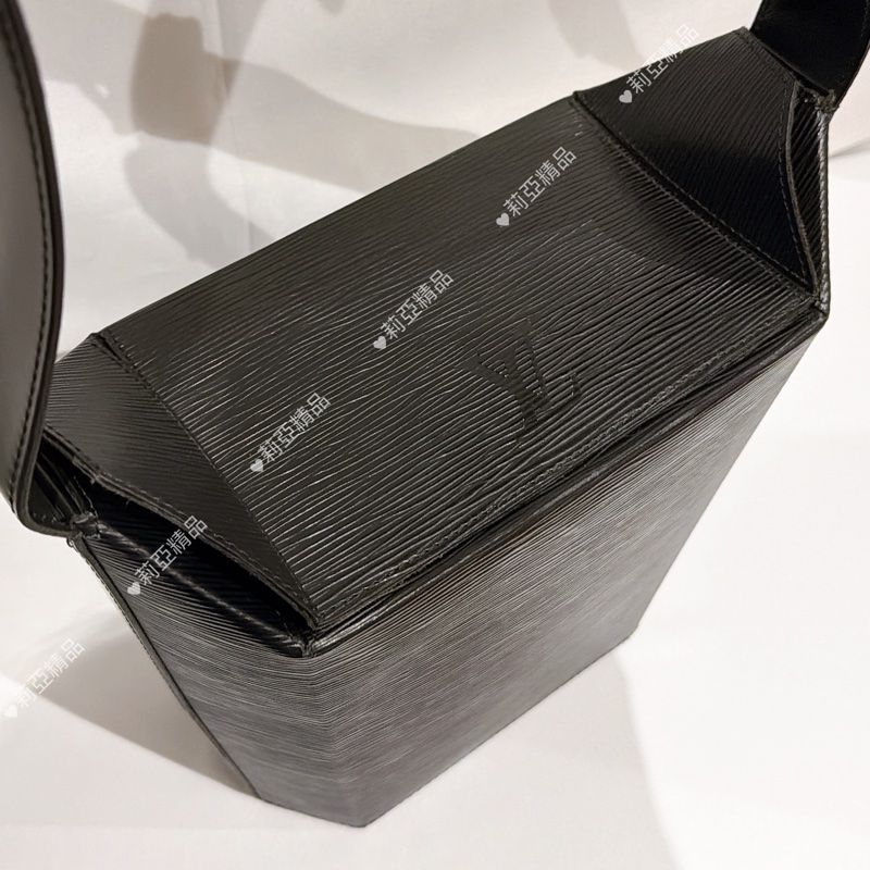 莉亞精品♡ Lv 水波紋薯條肩背包 二手美包-4