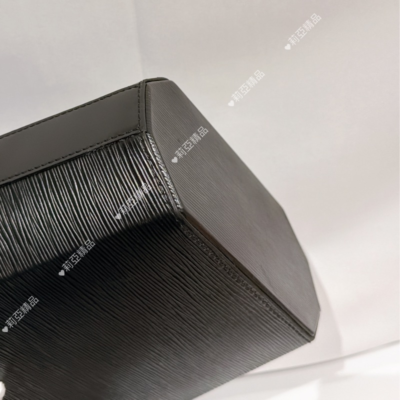 莉亞精品♡ Lv 水波紋薯條肩背包 二手美包-6