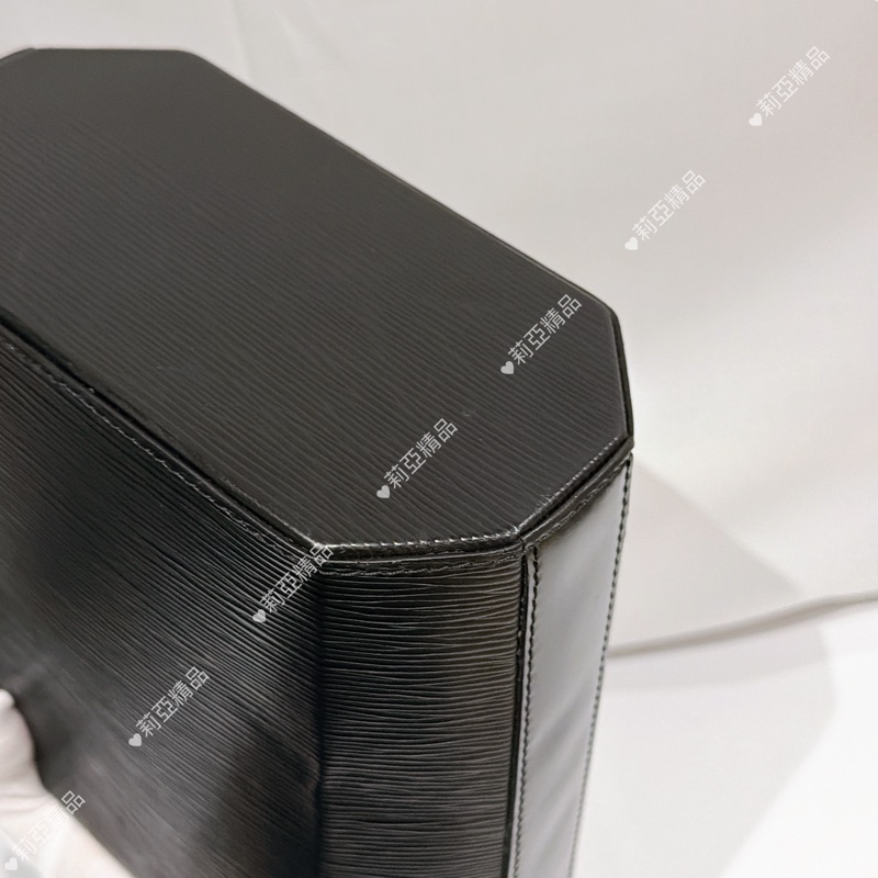 莉亞精品♡ Lv 水波紋薯條肩背包 二手美包-9