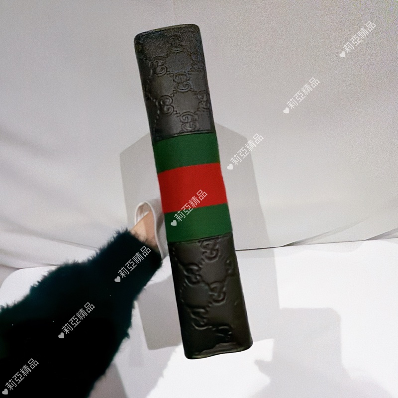 莉亞精品♡ Gucci 黑壓紋手拿包 二手美包-4