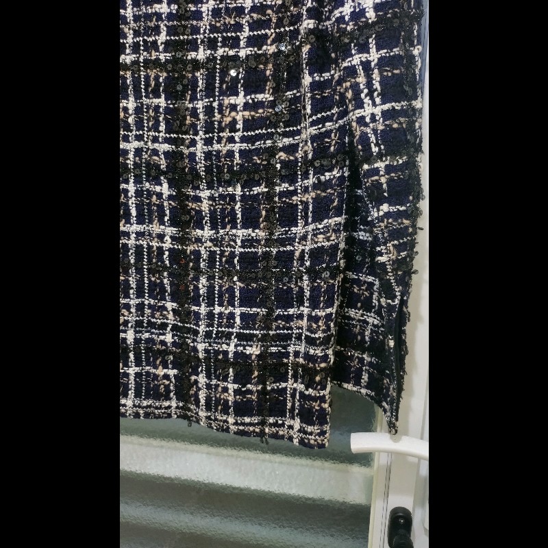 Chanel 深藍底白格加亮片軟呢外套-4