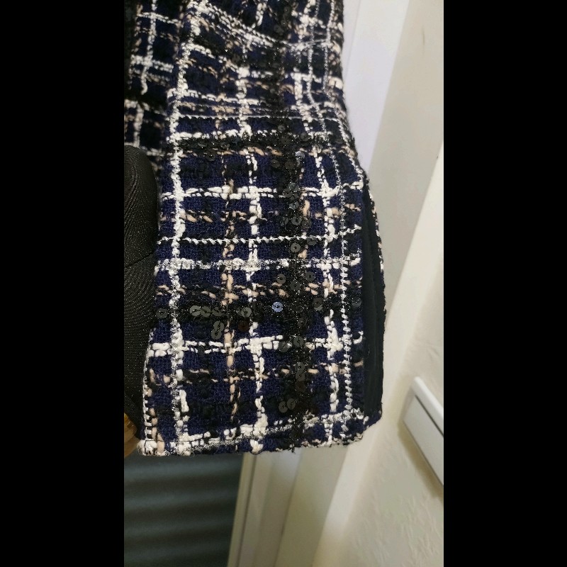 Chanel 深藍底白格加亮片軟呢外套-9