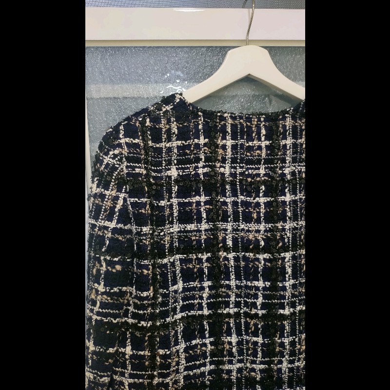 Chanel 深藍底白格加亮片軟呢外套-13