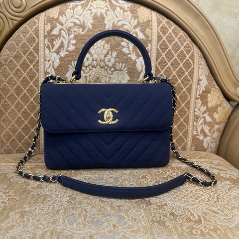 Chanel 深藍布面山型紋金釦TrendyCC手提肩背包 A92236