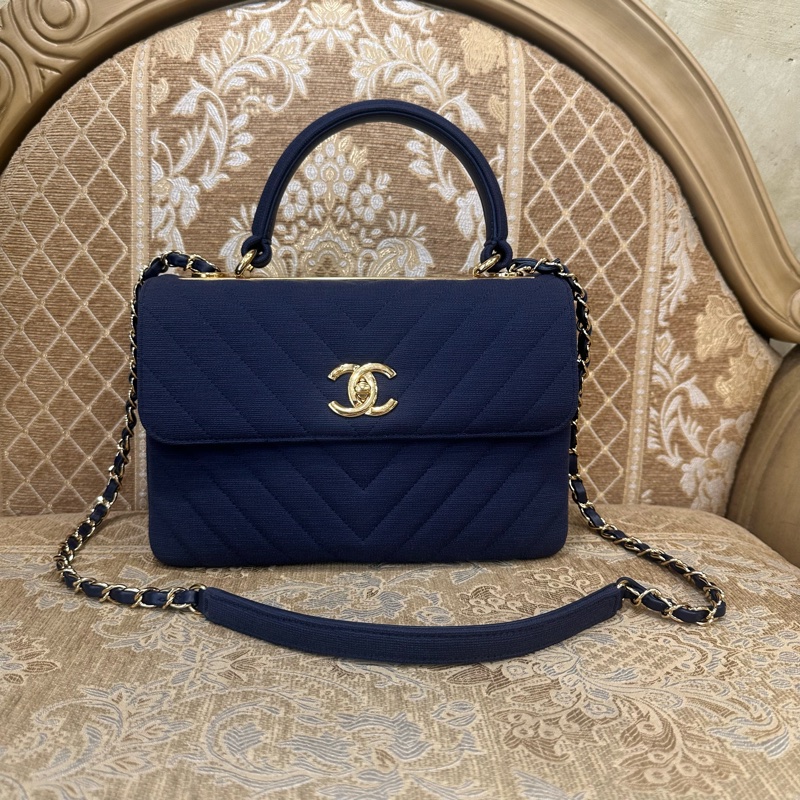 Chanel 深藍布面山型紋金釦TrendyCC手提肩背包 A92236-0
