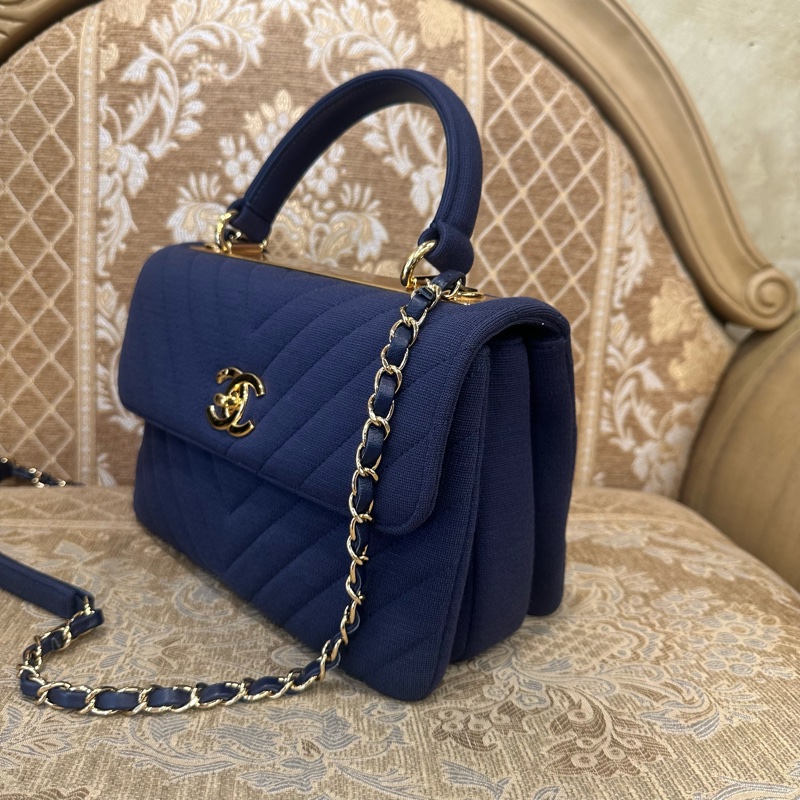 Chanel 深藍布面山型紋金釦TrendyCC手提肩背包 A92236-3