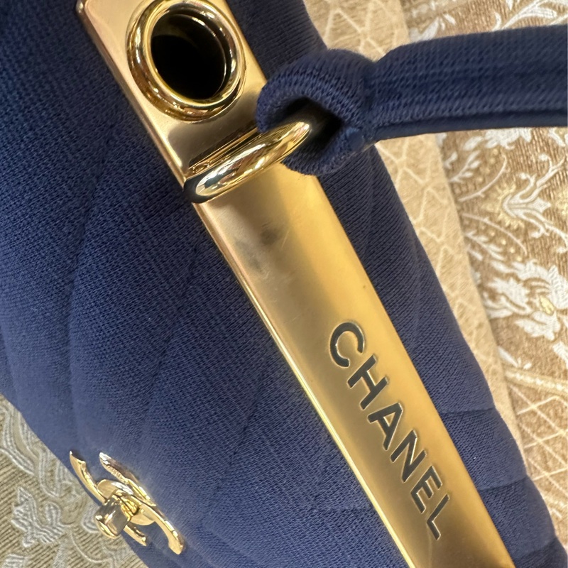 Chanel 深藍布面山型紋金釦TrendyCC手提肩背包 A92236-13