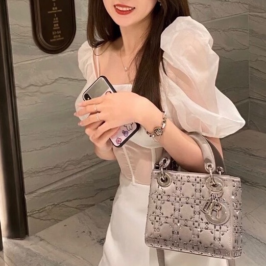 dior迪奧絲綢緞面戴妃銀灰色水鑽三格戴妃-5