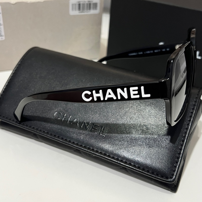 💗情人節禮物首選✨可議價-爆款Chanel 經典白字黑色墨鏡5408 近全新✨✨✨-13
