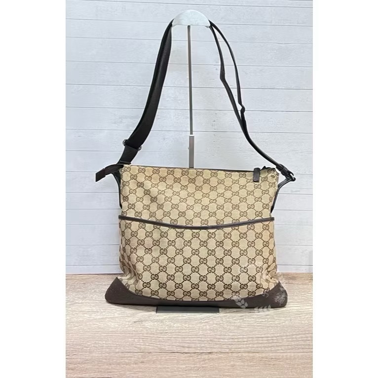 ~~趴趴小舖~~正品Gucci緹花基本款斜背包2512112500-0