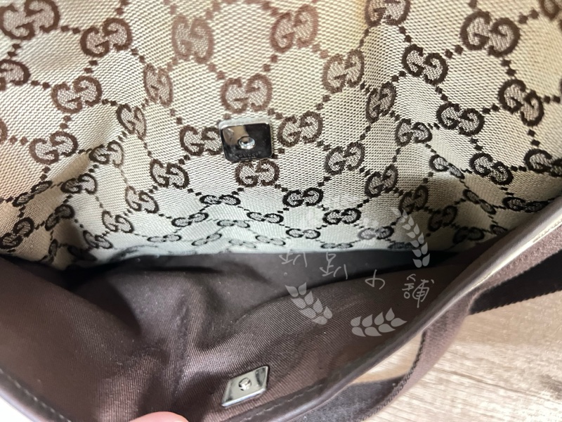 ~~趴趴小舖~~正品Gucci緹花基本款斜背包2512112500-12