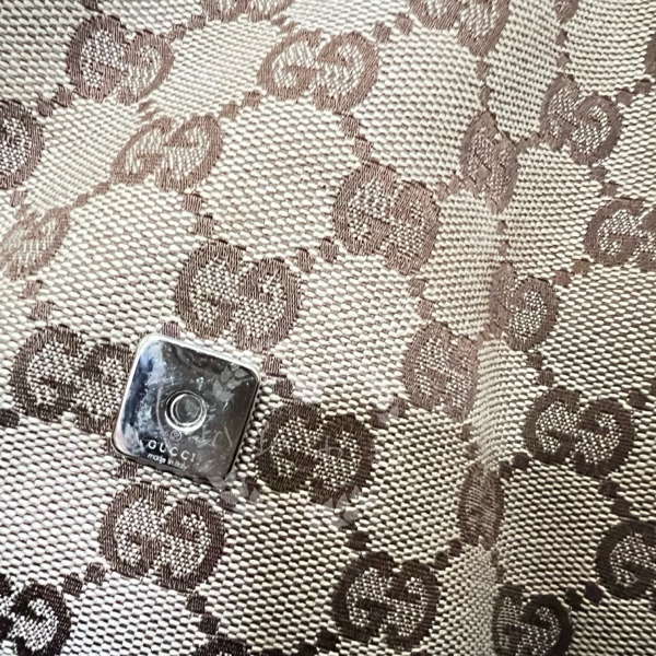 ~~趴趴小舖~~正品Gucci緹花基本款斜背包2512112500-13