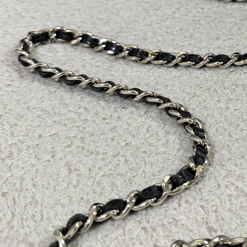 Chanel  黑銀荔枝牛皮 WOC手拿/斜背包-5