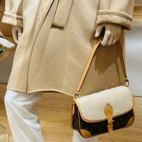 Louis Vuitton - 原花拼羔羊毛下蓋Diane法棍包
