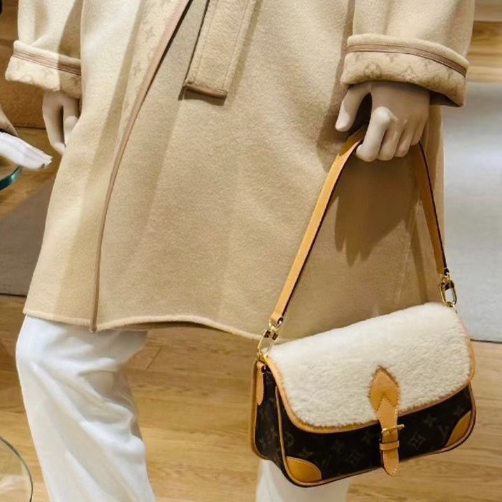 Louis Vuitton - 原花拼羔羊毛下蓋Diane法棍包-6
