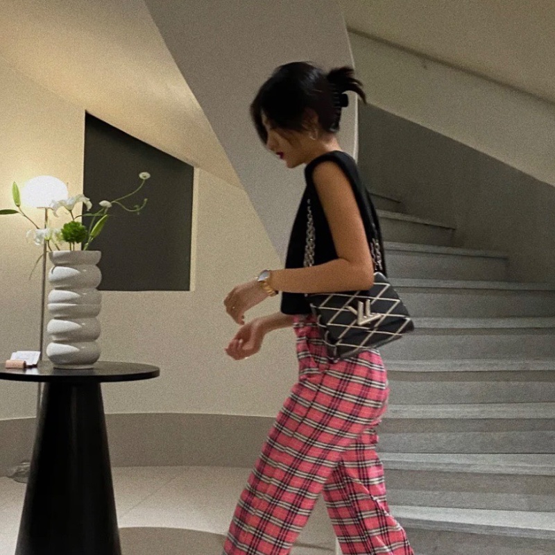 LV 黑銀epi Twist扭扭郵差包 限量款黑白線菱格 小號 18.5*15*9 cm 98新配件塵袋鏡子-0