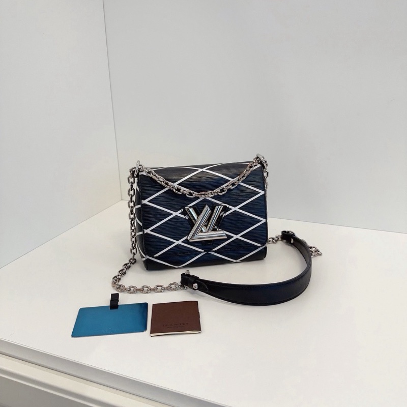 LV 黑銀epi Twist扭扭郵差包 限量款黑白線菱格 小號 18.5*15*9 cm 98新配件塵袋鏡子-2