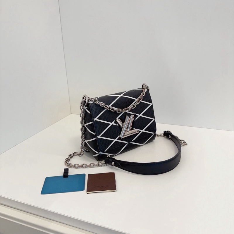 LV 黑銀epi Twist扭扭郵差包 限量款黑白線菱格 小號 18.5*15*9 cm 98新配件塵袋鏡子-4