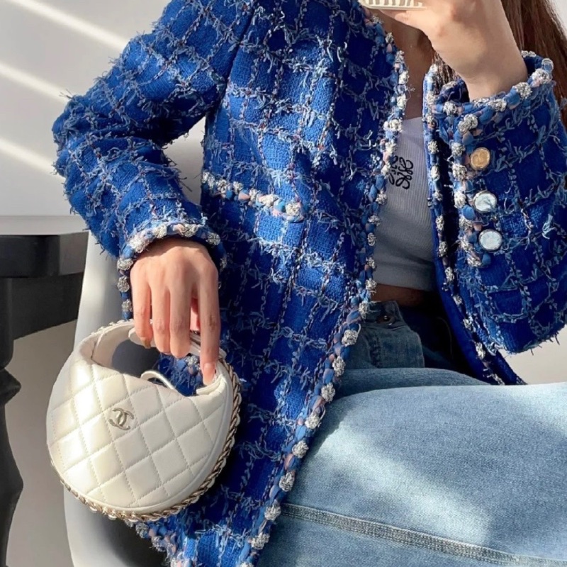 Chanel 23c Pouch白金呼啦圈月牙包 16*16*5.5  全新閒置塵袋-0