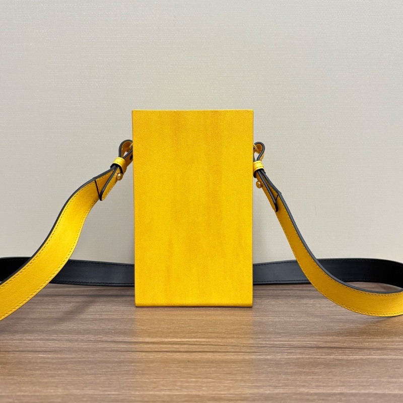 FENDI pack秀款限量黃色盒子包肩背斜背包10*17*7 98新配件塵袋 吊牌-6