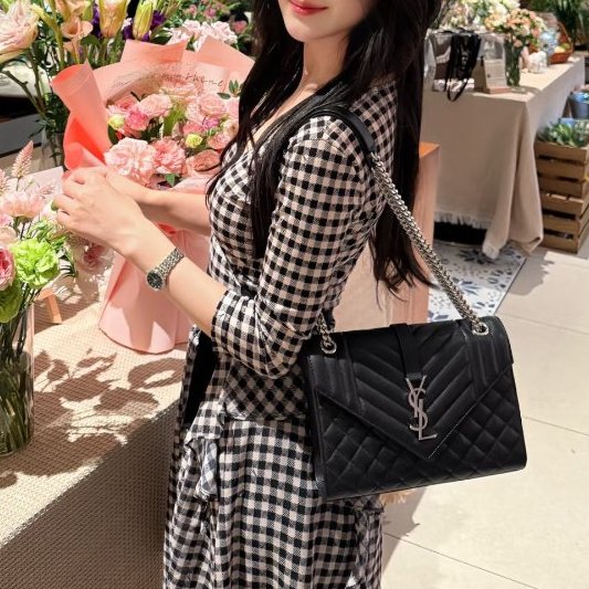Saint Laurent - 黑色銀釦魚子醬信封包╻ MM-5