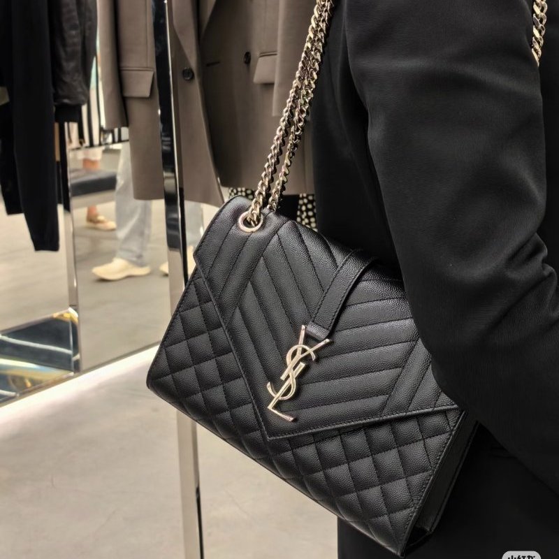 Saint Laurent - 黑色銀釦魚子醬信封包╻ MM-6