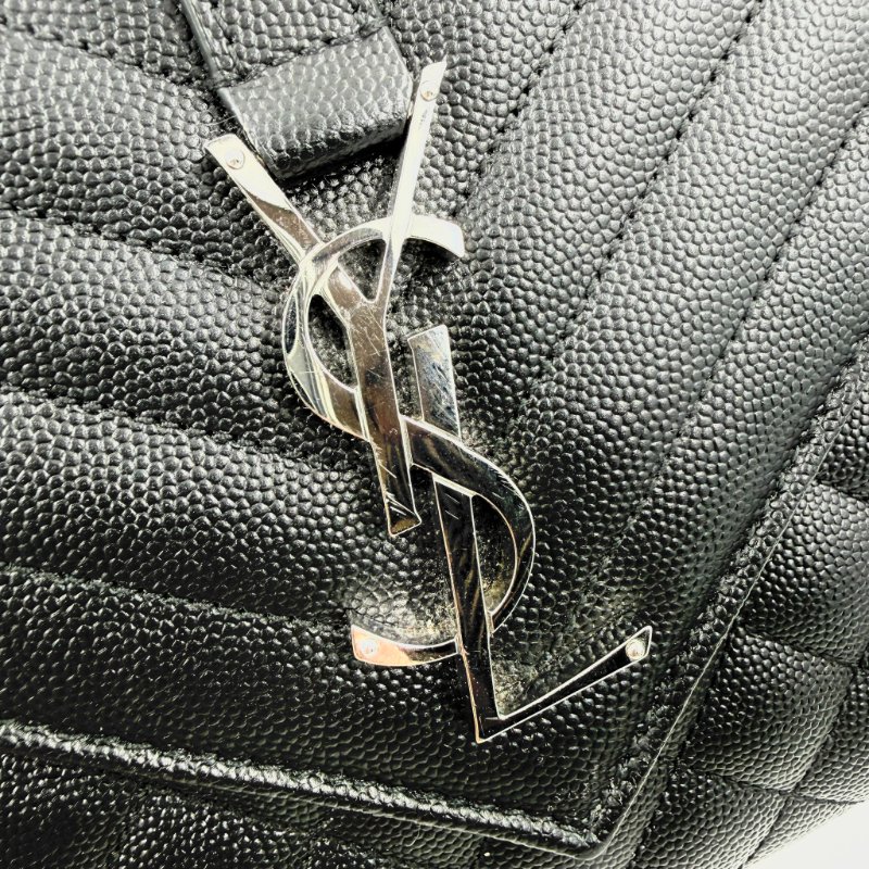 Saint Laurent - 黑色銀釦魚子醬信封包╻ MM-16