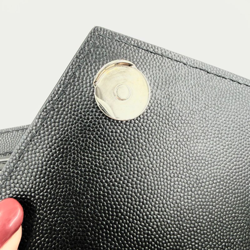 Saint Laurent - 黑色銀釦魚子醬信封包╻ MM-19