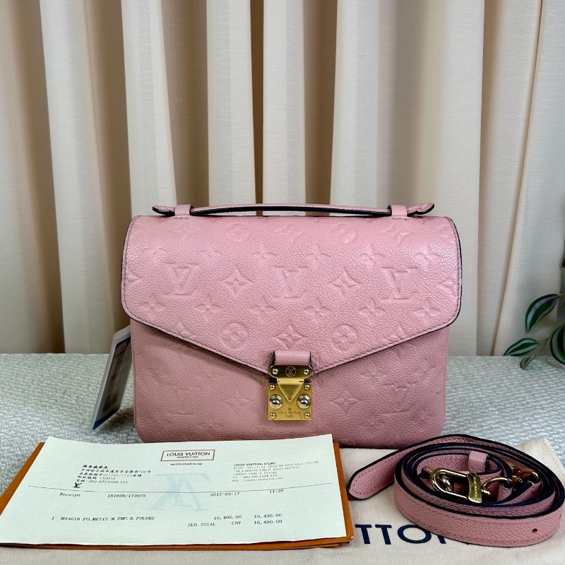 LV路易威登粉紅牛皮壓花郵差包 有肩帶 手提斜挎單肩都可以 容量日常夠用 百搭不挑衣服-5
