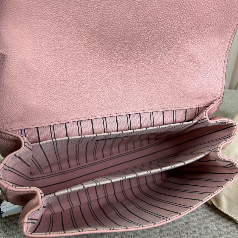 LV路易威登粉紅牛皮壓花郵差包 有肩帶 手提斜挎單肩都可以 容量日常夠用 百搭不挑衣服-14