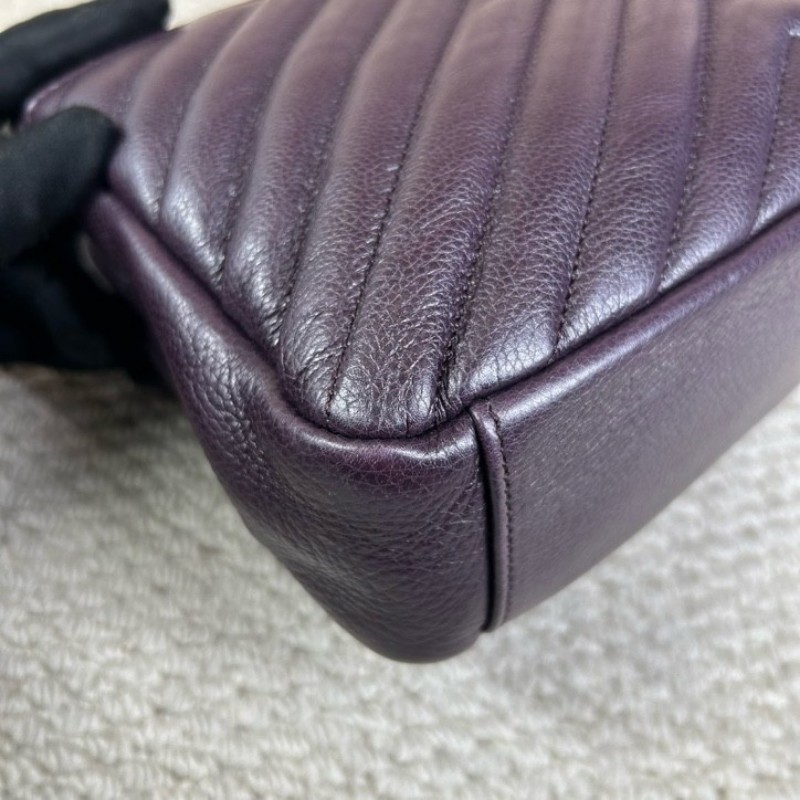 YSL聖羅蘭信封紫銀郵差包 可手提斜挎單肩 包身很柔軟的小牛皮材質 可鹽可甜隨意好搭配 容量實用 日常百搭-10