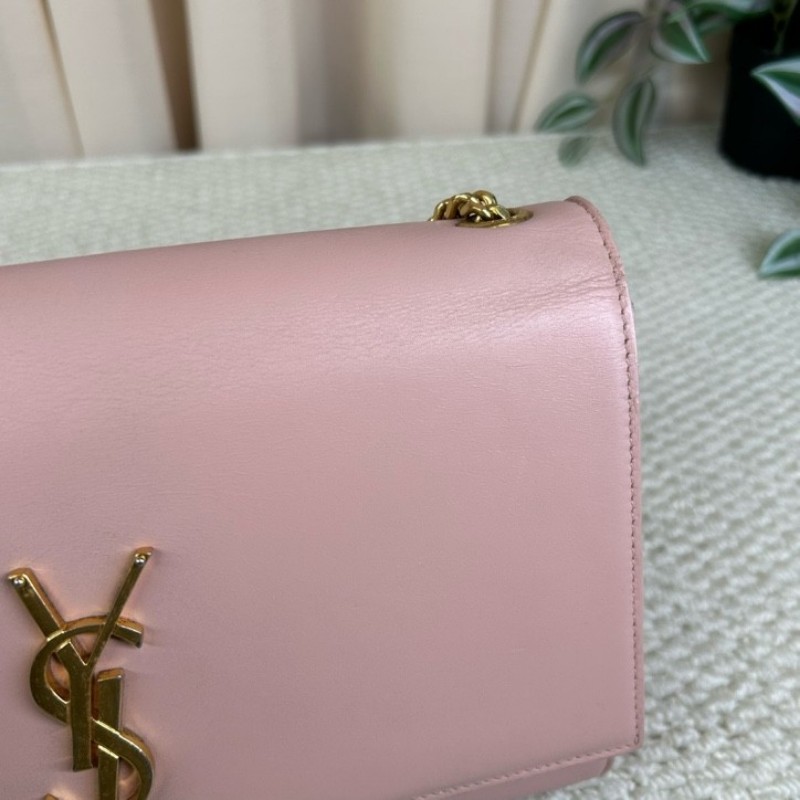 YSL聖羅蘭 Kate粉色鏈條包 粉金配色 光面牛皮 流蘇裝飾 YSL標誌 金色鏈條 可單肩可斜挎 顏色溫柔 日常百搭-16