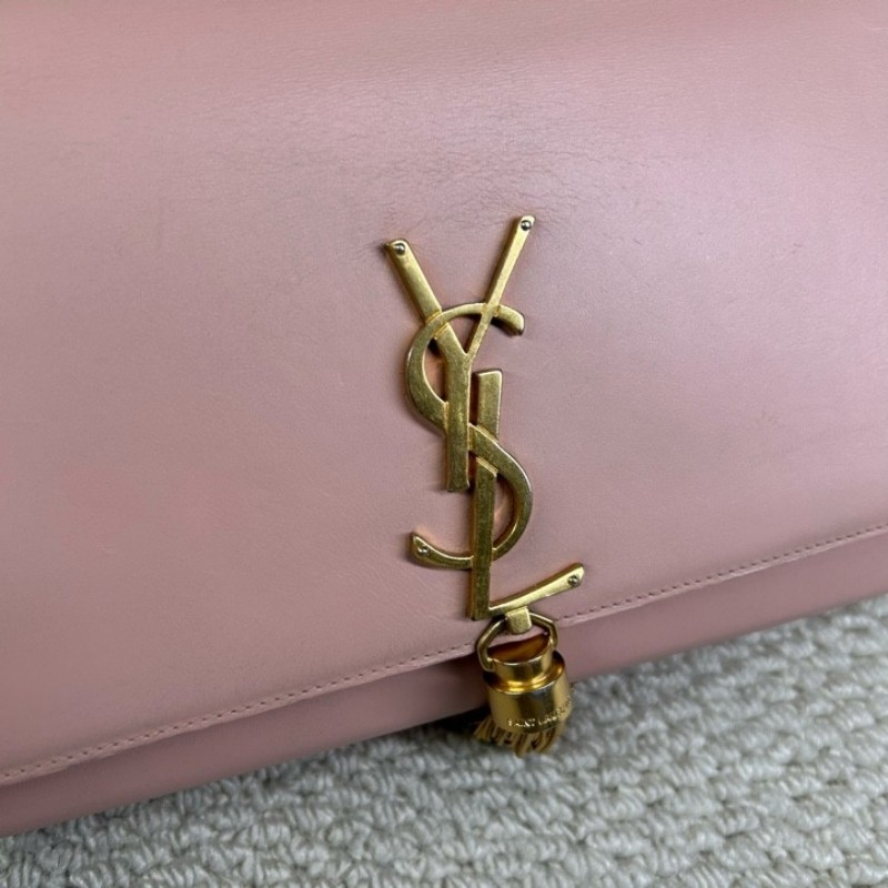 YSL聖羅蘭 Kate粉色鏈條包 粉金配色 光面牛皮 流蘇裝飾 YSL標誌 金色鏈條 可單肩可斜挎 顏色溫柔 日常百搭-22
