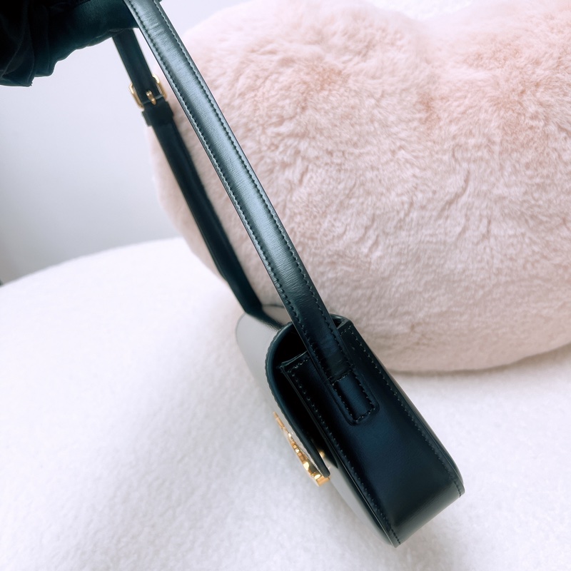 Celine triomphe claude 凱旋門黑色腋下包-9