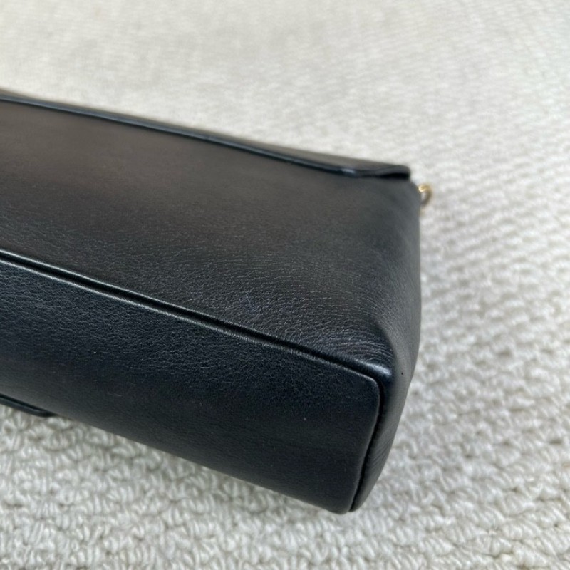 LV路易威登黑色全皮單肩斜挎包 復古的信封設計 皮質柔軟 手感很好 鏈條搭配可以斜挎 黑色百搭 容量足夠使用-8