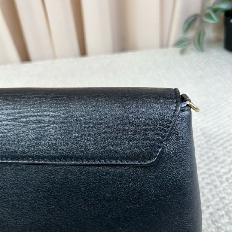 LV路易威登黑色全皮單肩斜挎包 復古的信封設計 皮質柔軟 手感很好 鏈條搭配可以斜挎 黑色百搭 容量足夠使用-13