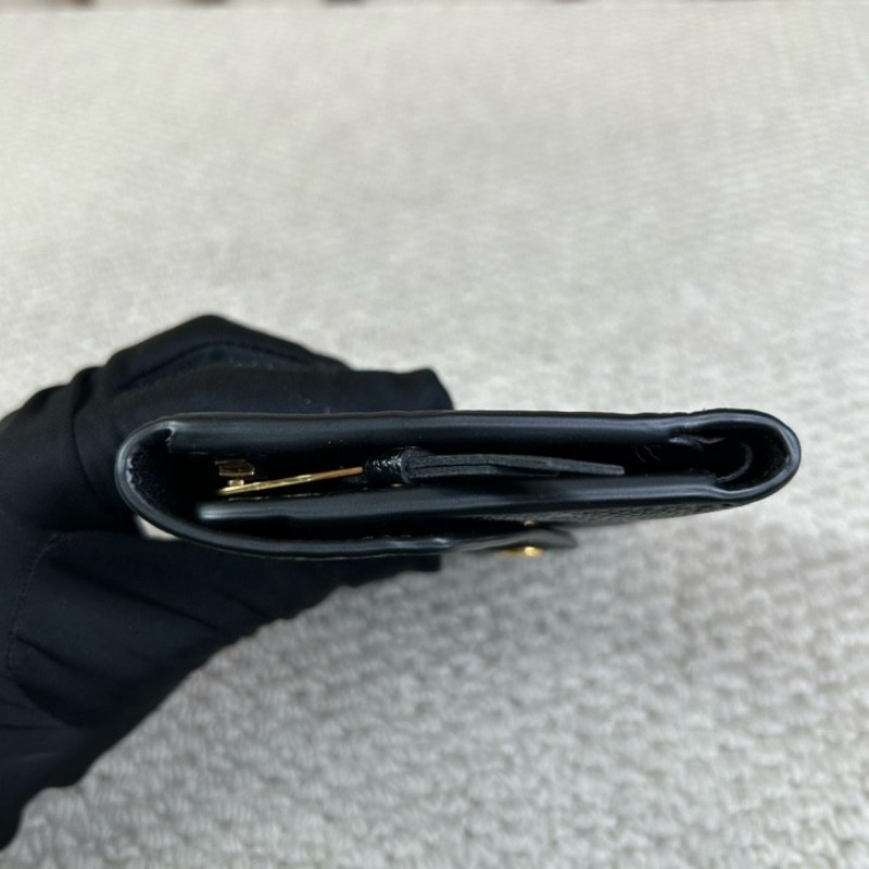 LV路易威登老花三折壓紋錢包 黑色金扣款 經典老花圖案 三折設計拿在手裡小巧方便 容量也夠-7