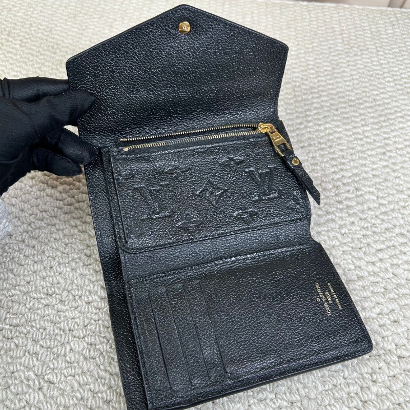 LV路易威登老花三折壓紋錢包 黑色金扣款 經典老花圖案 三折設計拿在手裡小巧方便 容量也夠-10