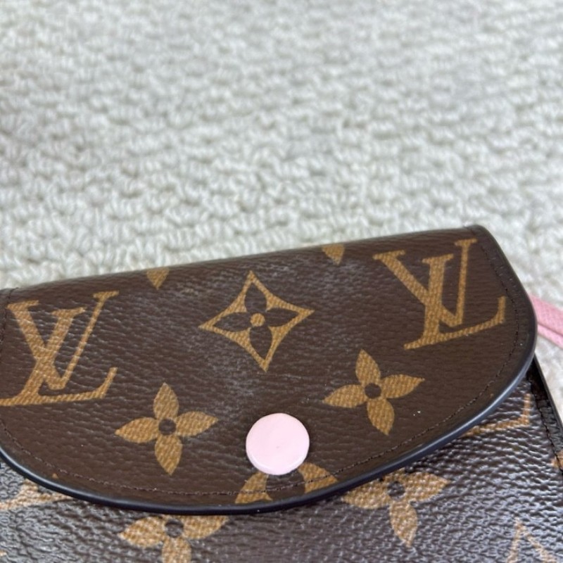 LV路易威登老花短款零錢包 粉色內裡 卡位多 實用性強-3