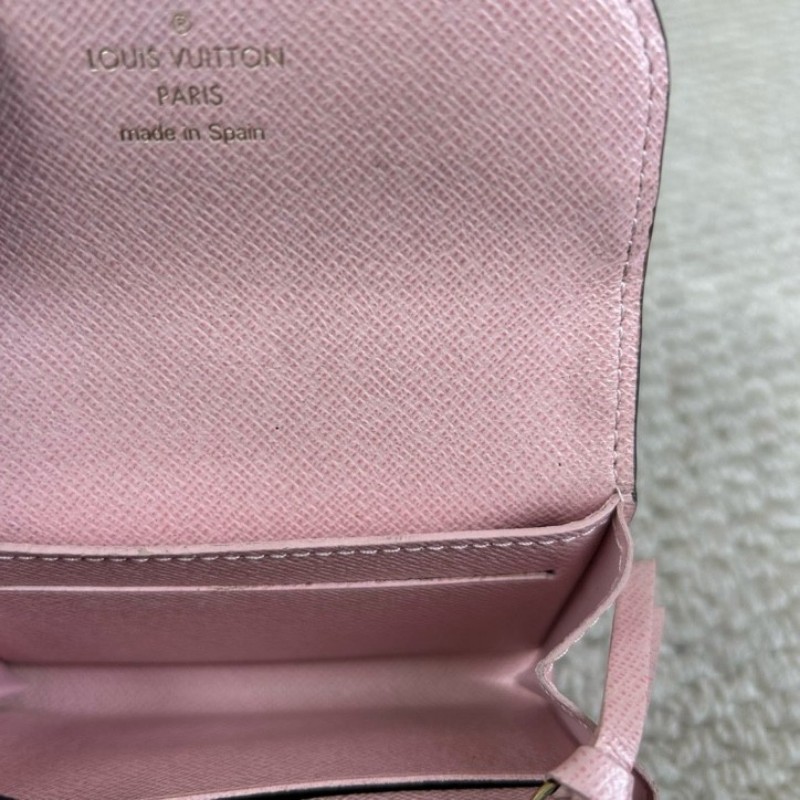 LV路易威登老花短款零錢包 粉色內裡 卡位多 實用性強-11