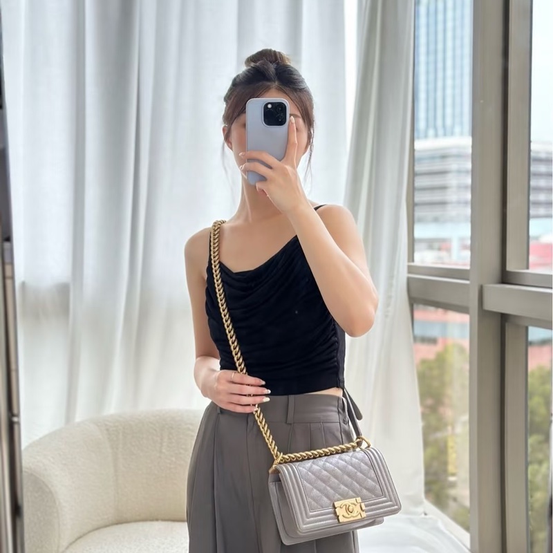 #專櫃2️⃣0️⃣萬 #荔枝皮 香奈兒Leboy20小號 灰色金扣 🉑遇不🉑求的顏色🔥-5