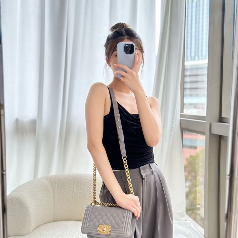 #專櫃2️⃣0️⃣萬 #荔枝皮 香奈兒Leboy20小號 灰色金扣 🉑遇不🉑求的顏色🔥-6