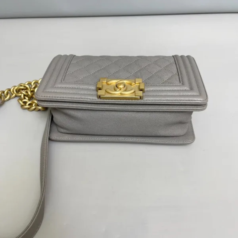 #專櫃2️⃣0️⃣萬 #荔枝皮 香奈兒Leboy20小號 灰色金扣 🉑遇不🉑求的顏色🔥-9