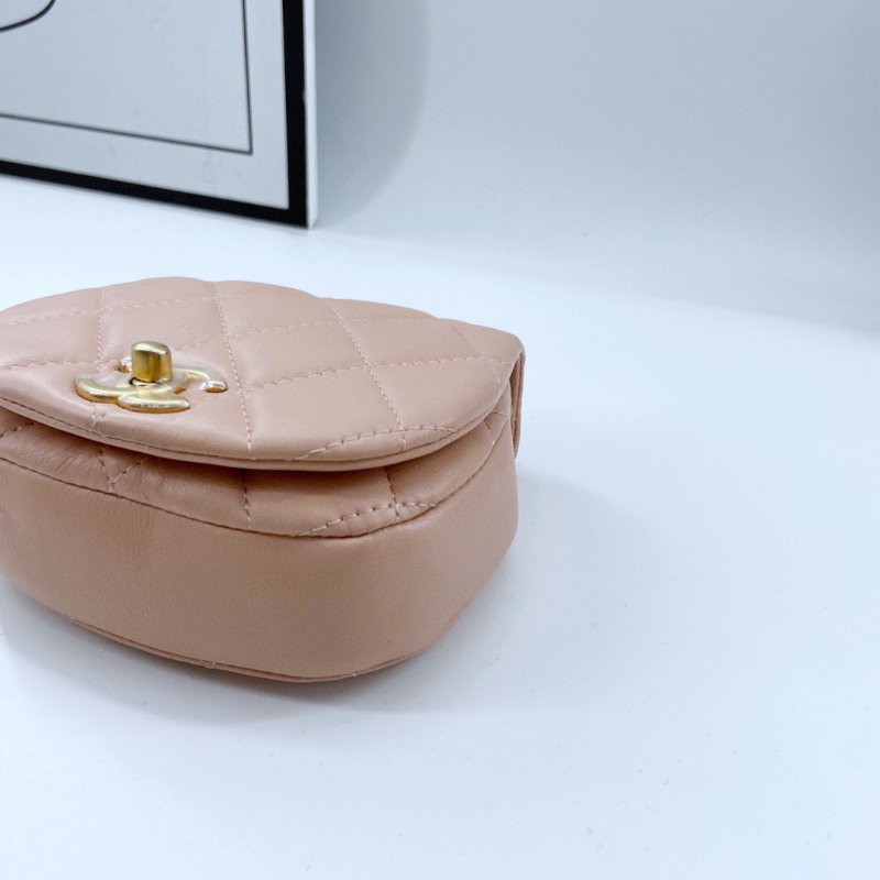【CHANEL】香奈兒 Calfskin Chain Shoulder 米色 金扣 南瓜鏈條包迷你 11x4x9 正品（二手）M0504-4